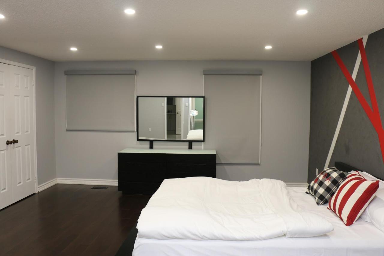 Quiet And Contemporary Home Markham Exterior photo