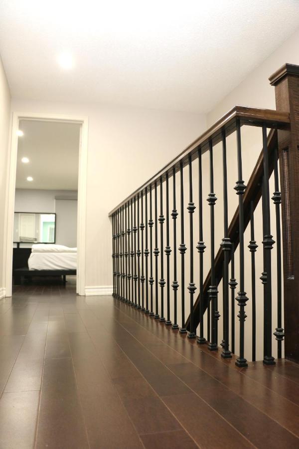 Quiet And Contemporary Home Markham Exterior photo
